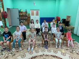 31 октября обучающиеся детской музыкальной школы отделения п. Бобровский провели концерт для маленьких слушателей, воспитанников детского сада.