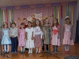 10 ноября обучающиеся детской музыкальной школы отделения п. Луговской приняли участие на празднике осени