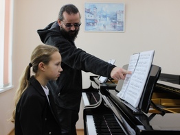 27 октября 2023 года в Сургутском музыкальном колледже открылась XII Окружная творческая школа «Новые имена Югры».